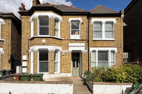 2 bedroom flat for sale, George Lane, Hither Green , London, SE13