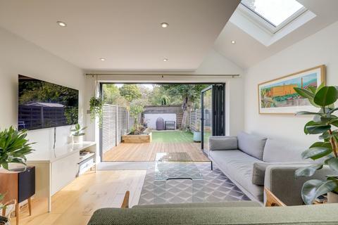 3 bedroom terraced house for sale, Leahurst Road, Hither Green, SE13