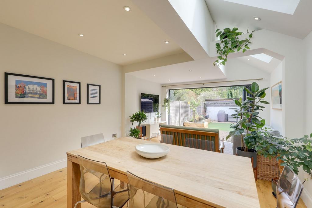 Kitchen/Dining