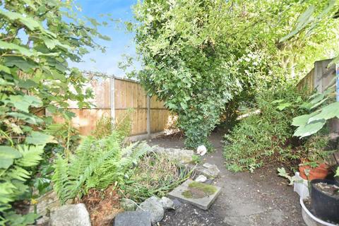 2 bedroom terraced house for sale, Orchard Road, Brentford