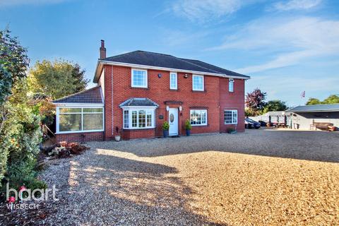 4 bedroom detached house for sale, Walton Road, Wisbech