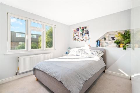 25 Lime Grove, Twickenham, TW1 1EL