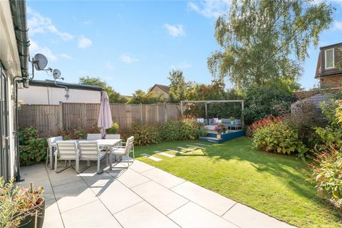 25 Lime Grove, Twickenham, TW1 1EL