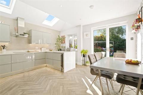 25 Lime Grove, Twickenham, TW1 1EL
