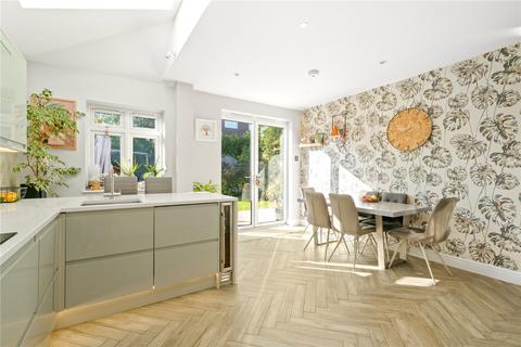 25 Lime Grove, Twickenham, TW1 1EL