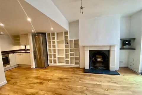 2 bedroom flat to rent, Blatchington Road, Hove