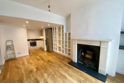 2 bedroom flat to rent, Blatchington Road, Hove