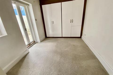 2 bedroom flat to rent, Blatchington Road, Hove