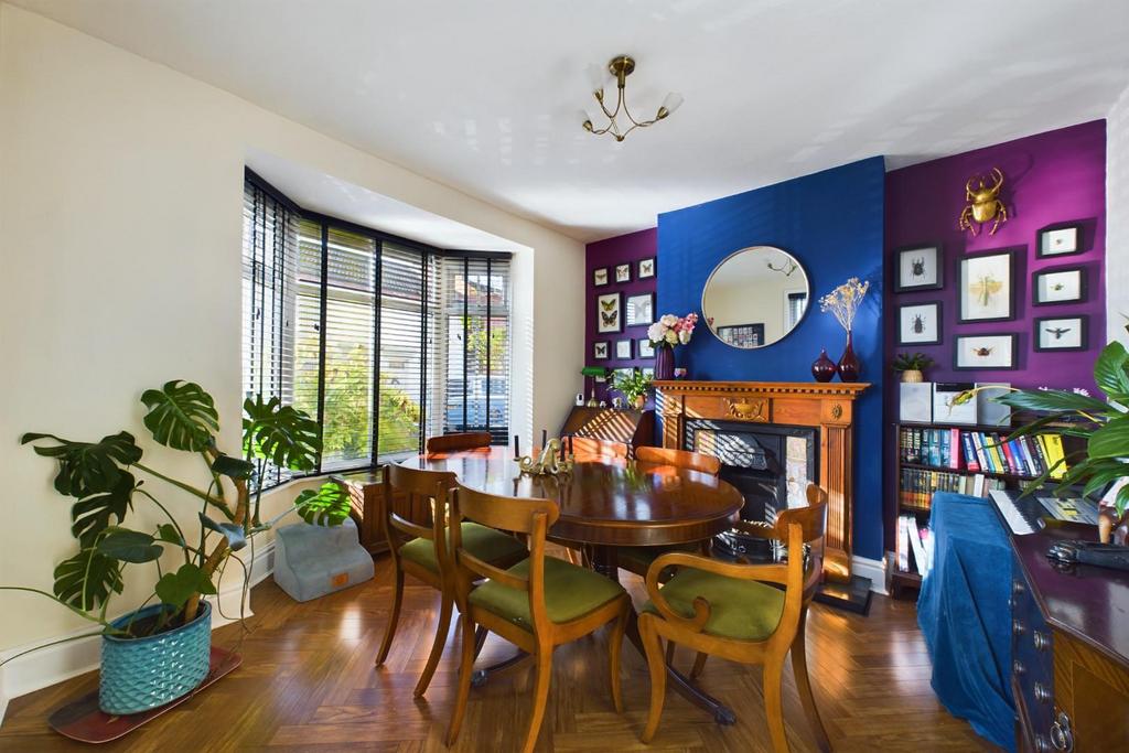 CAM04106 G0-PR0048-STILL004.jpg