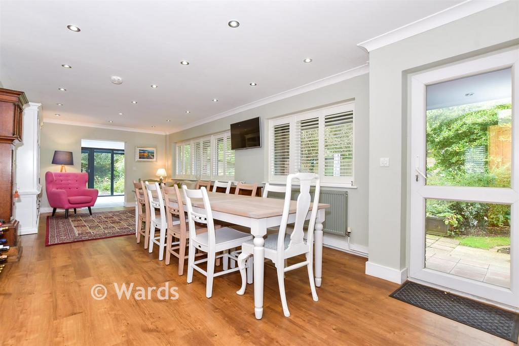 Living/Dining Area