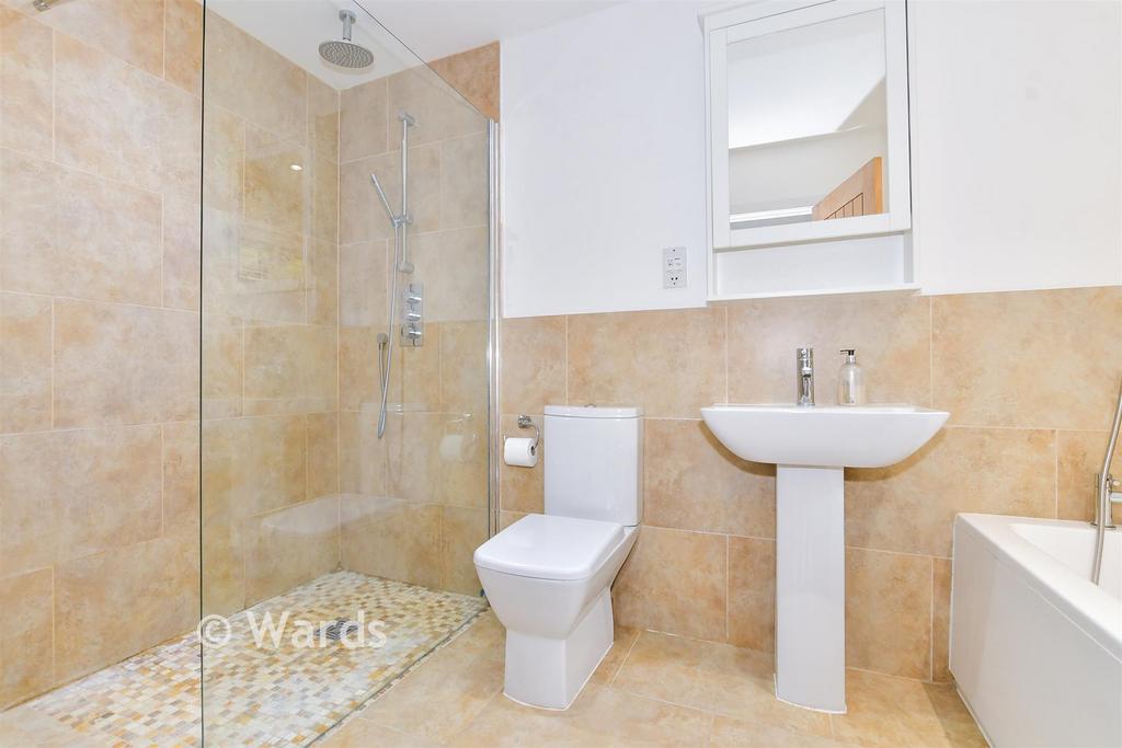 En-Suite Bathroom