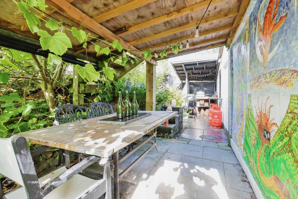 Outdoor Dining Area