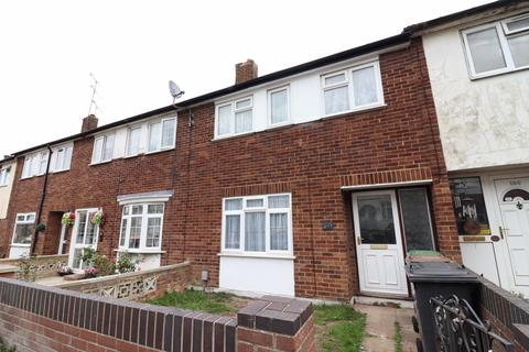 3 bedroom semi-detached house to rent, Luton LU4