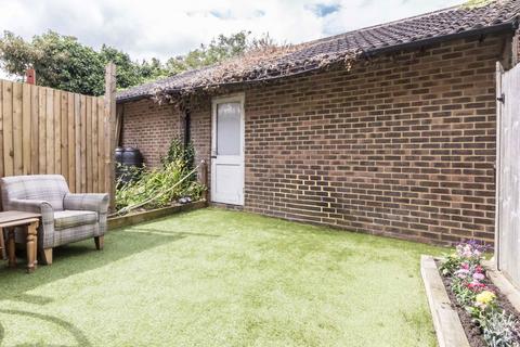 undefined, Gale Close, Hampton TW12