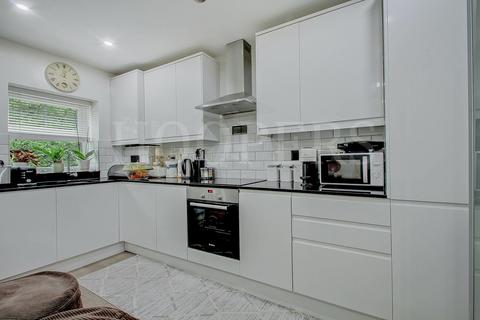 1 bedroom flat for sale, Dollis Hill Lane, London, NW2