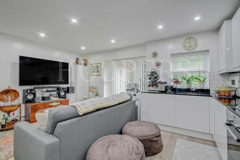 1 bedroom flat for sale, Dollis Hill Lane, London, NW2