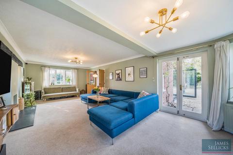 38 Bridgewater Drive, Great Glen, Leicester, LE8 9DX