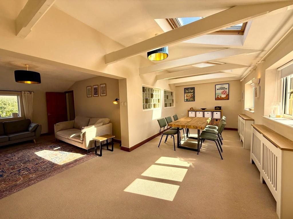 Sitting Room/Dining Room