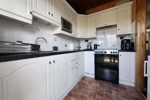 3 bedroom semi-detached house for sale, Nash Court Road, Margate CT9