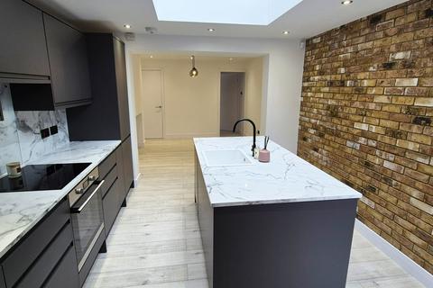 2 bedroom terraced house for sale, Saffron Road, Biggleswade SG18