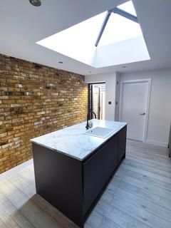 2 bedroom terraced house for sale, Saffron Road, Biggleswade SG18