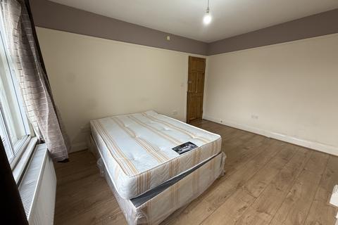 undefined, Sutton Hall Road, HOUNSLOW, TW5