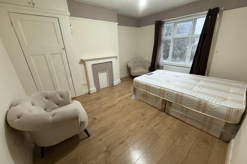 undefined, Sutton Hall Road, HOUNSLOW, TW5