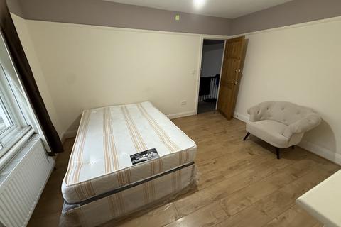 undefined, Sutton Hall Road, HOUNSLOW, TW5