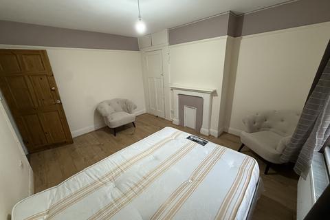 undefined, Sutton Hall Road, HOUNSLOW, TW5