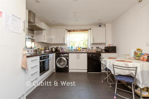 2 bedroom apartment for sale, Anakin Court, Redhill RH1