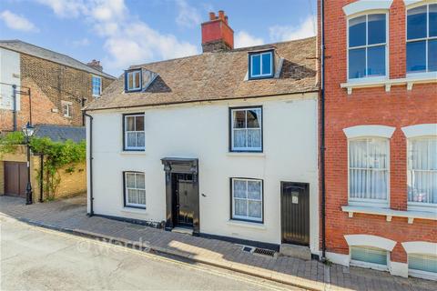 4 bedroom character property for sale, St. Margaret's Street, Rochester ME1