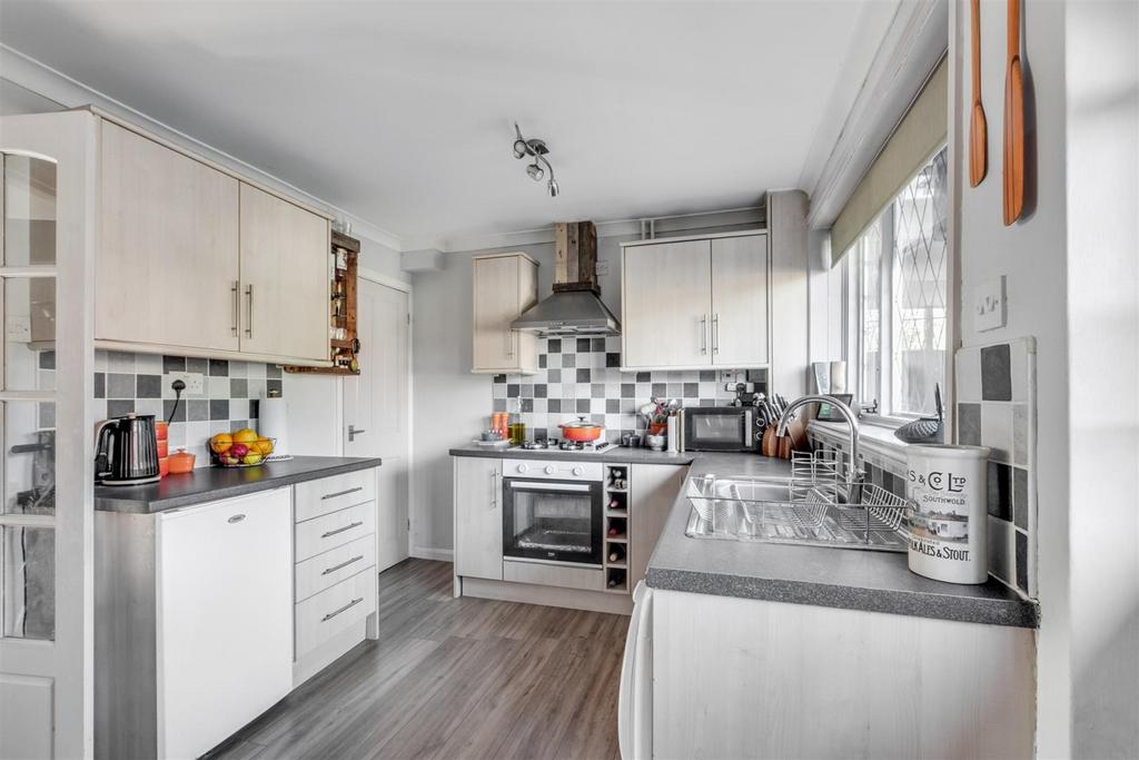Kitchen 3.jpeg