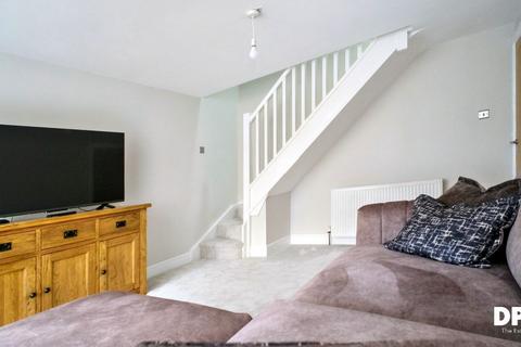 3 bedroom semi-detached bungalow for sale, Deanhurst Gardens, Morley, Leeds