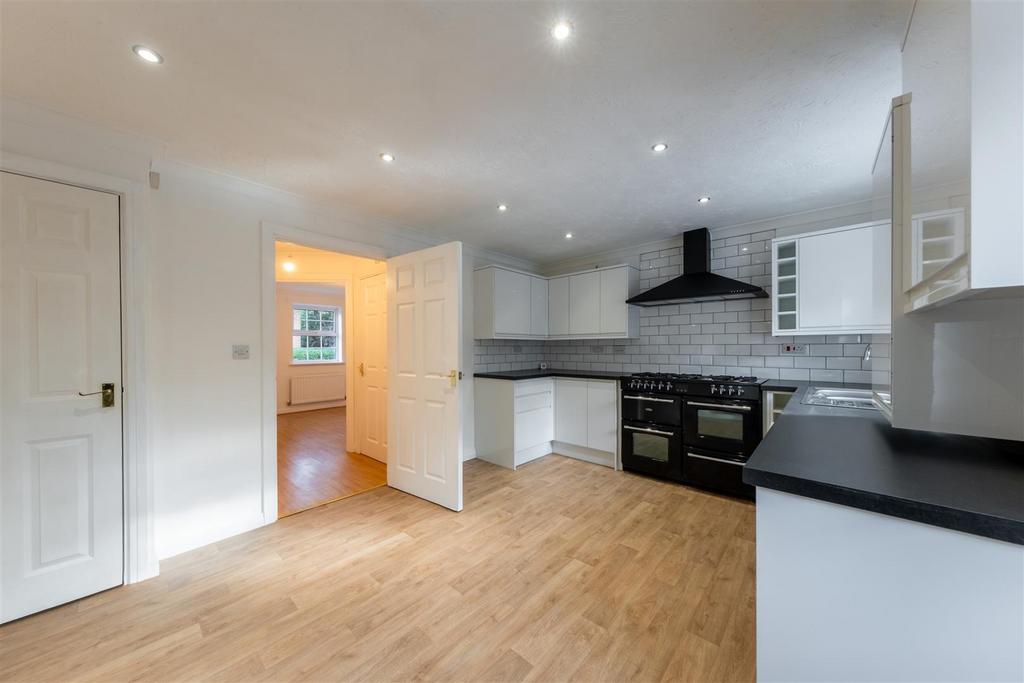 20 Chadwicke Close-027.jpg