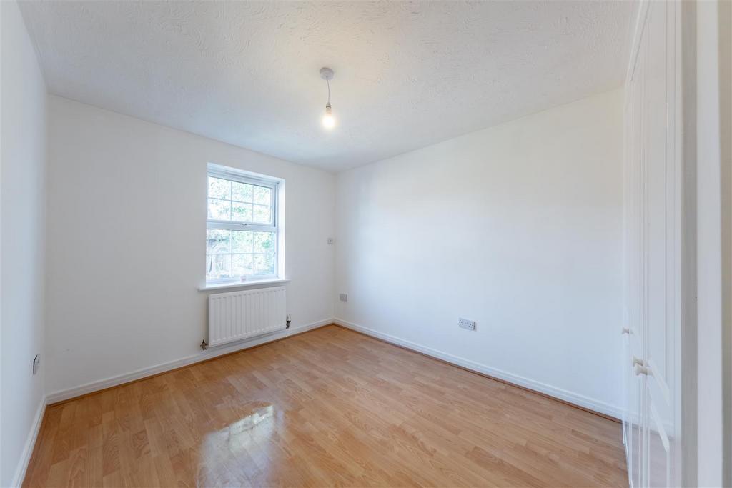 20 Chadwicke Close-014.jpg