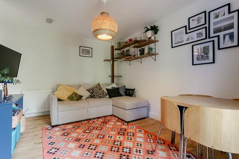 45 Wallace Crescent, Roslin, EH25 9LN