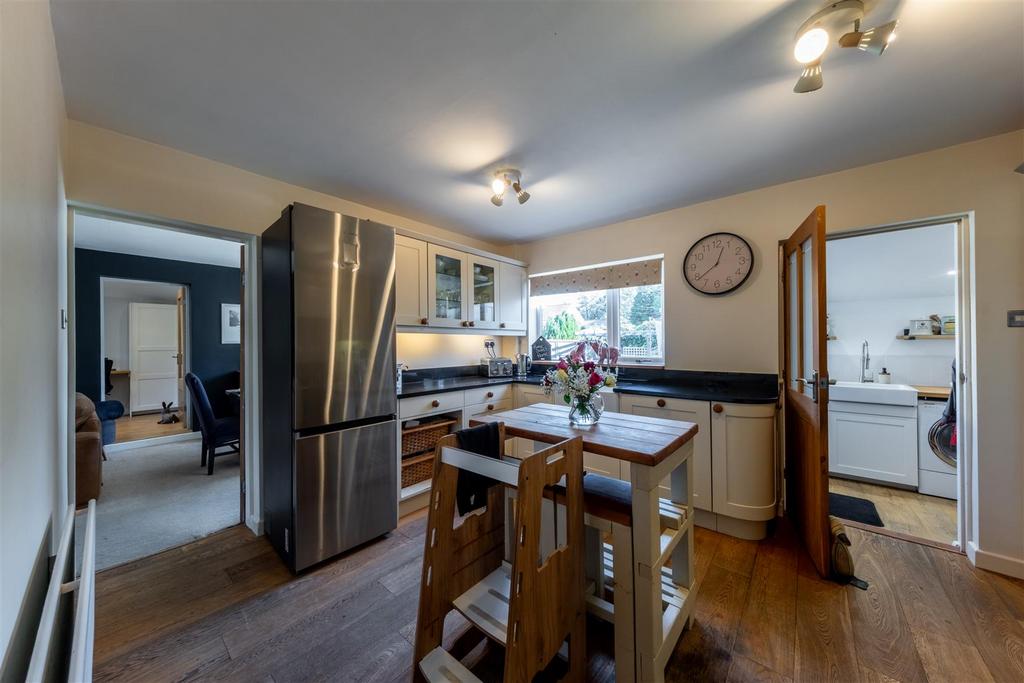 26 The Avenue-001.jpg