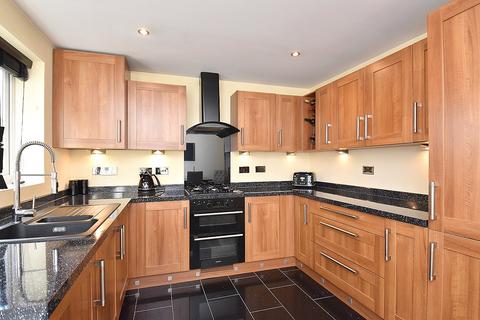 3 bedroom terraced house for sale, Manor Gardens, Wincanton, Somerset, BA9