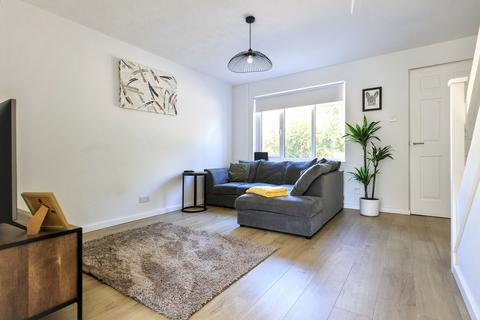 124 Bracken Close, Carterton, OX18 1TG