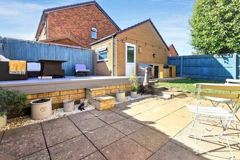 124 Bracken Close, Carterton, OX18 1TG