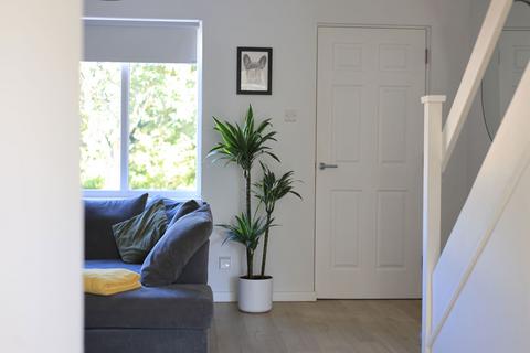 124 Bracken Close, Carterton, OX18 1TG