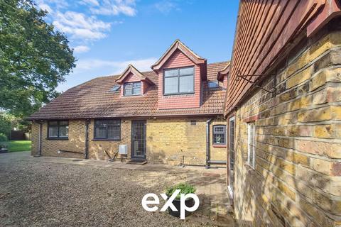 4 bedroom detached house for sale, Goring Road, Staines-upon-thames TW18