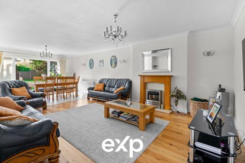 4 bedroom detached house for sale, Goring Road, Staines-upon-thames TW18