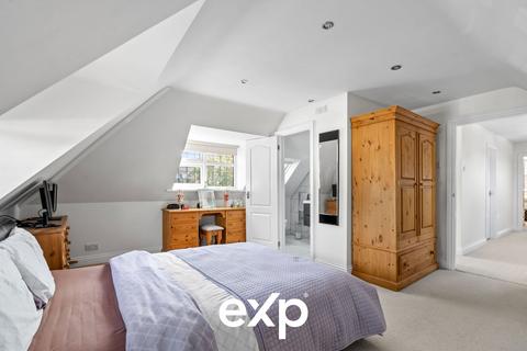 4 bedroom detached house for sale, Goring Road, Staines-upon-thames TW18