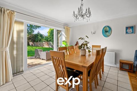 4 bedroom detached house for sale, Goring Road, Staines-upon-thames TW18