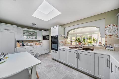 4 bedroom detached house for sale, Fenns Lane, West End, Woking, GU24