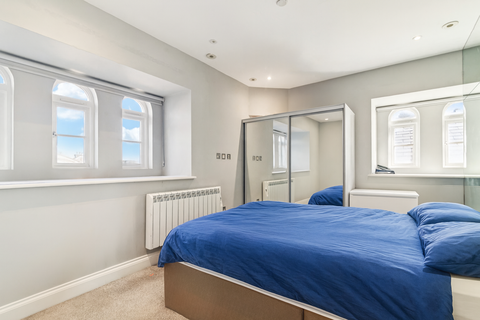 undefined, Royal Drive, London N11