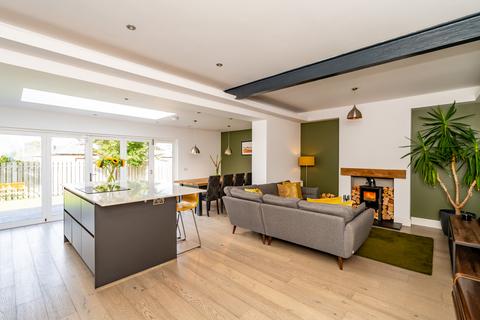 140 Captains Road, Edinburgh, EH17 8DX