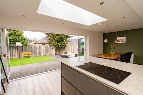140 Captains Road, Edinburgh, EH17 8DX