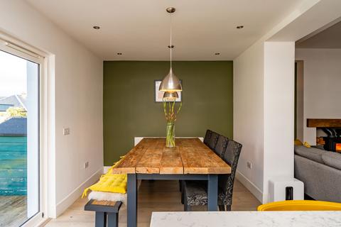 140 Captains Road, Edinburgh, EH17 8DX
